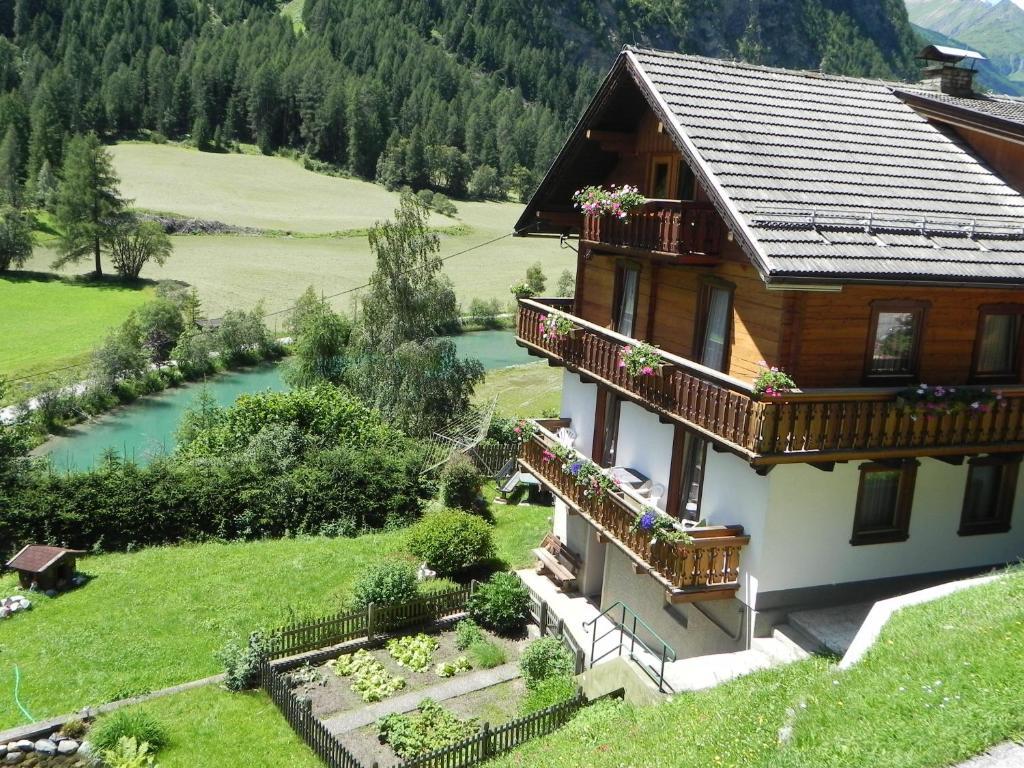 Haus Marienheim Bed & Breakfast Heiligenblut Exterior photo
